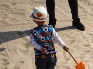 little one enjoying the Xiamen beach